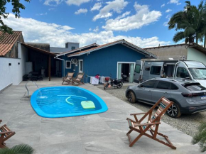 Casa de praia com linda piscina e área de lazer